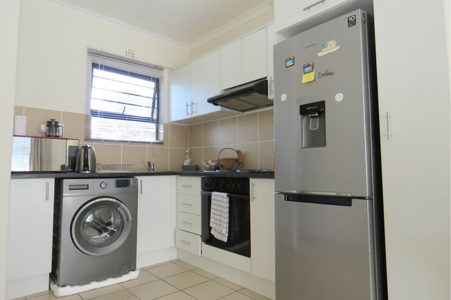 To Let 2 Bedroom Property for Rent in Parklands Western Cape